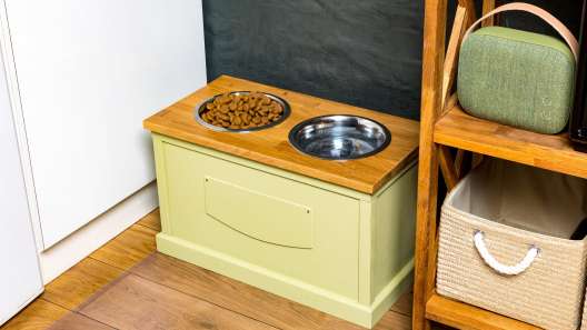 How to Set Up a Feeding Station for Your Dog